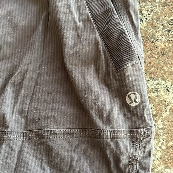 LULU LEMON DANCE STUDIO CROP PANTS Flaws Grey Size 6 - Picture 4 of 11